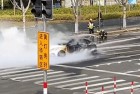为了给电车灭火 你都不知道消防队有多拼
